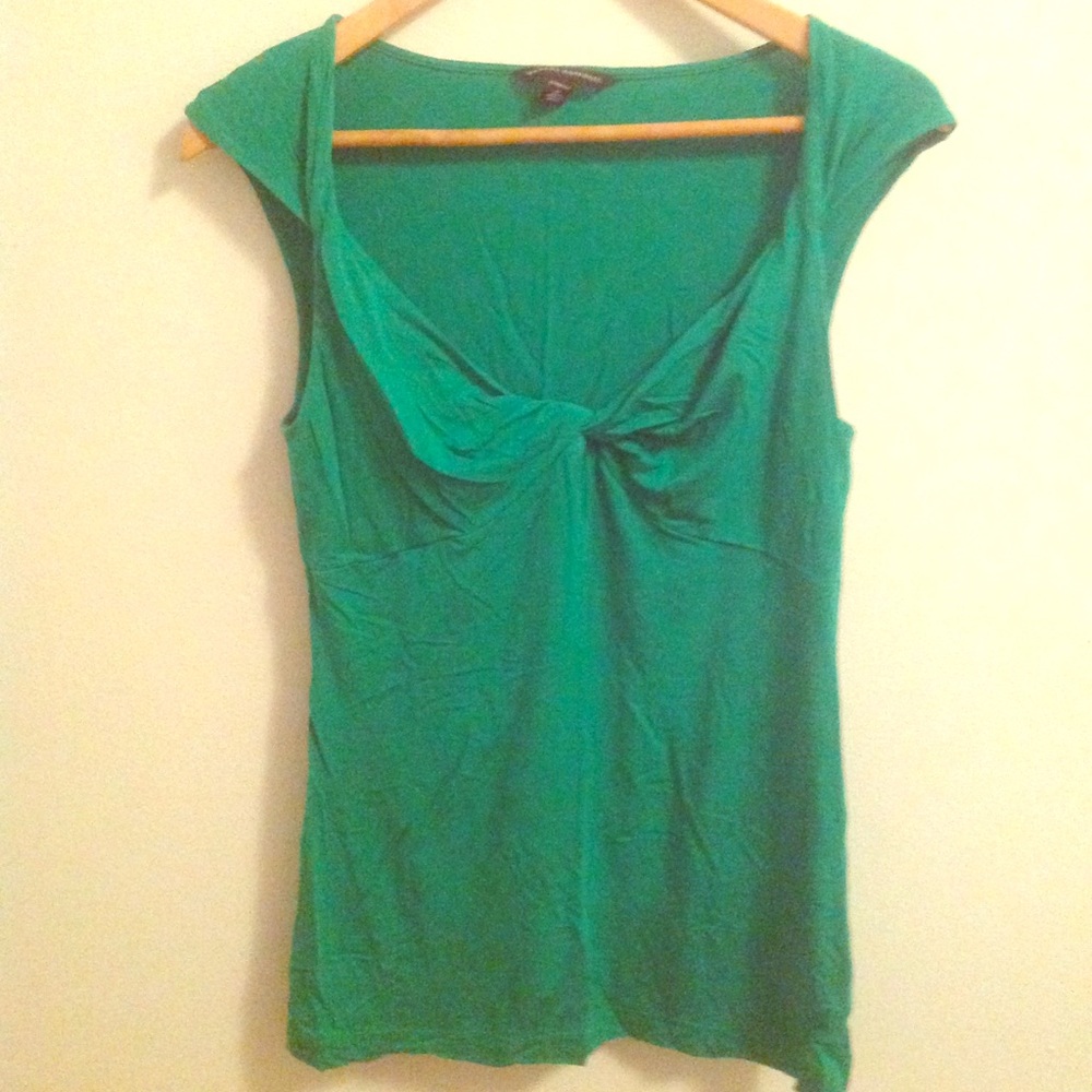 Kelly green top